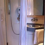 بريميير كلاس جنييف - سا جيني بويي 2*