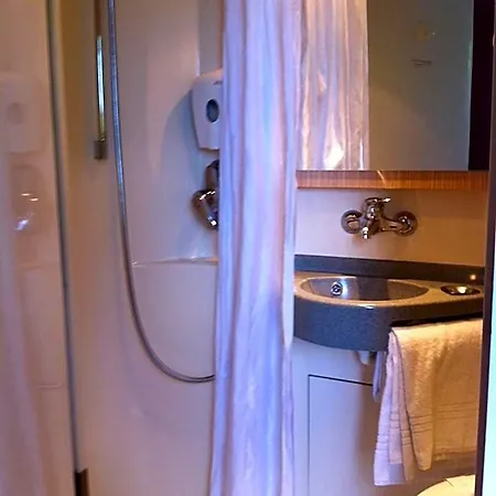Premiere Classe Geneve - Genis Pouilly Hotel