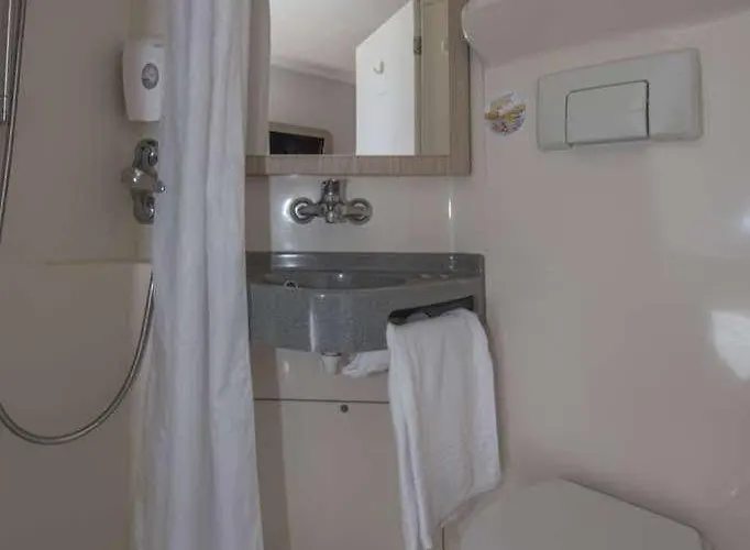 普瑞米尔杰内夫圣杰尼普利经典酒店